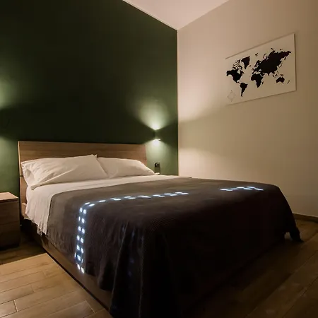 Interno 10 Cavour 3*