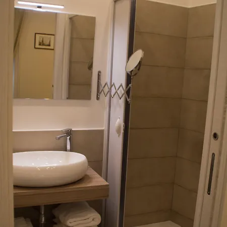 Interno 10 Cavour Neapel