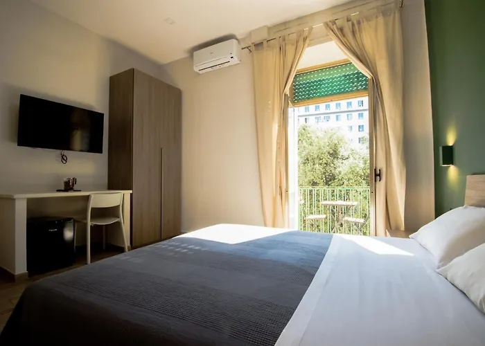 Interno 10 Cavour Неаполь