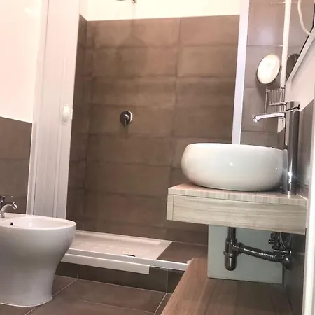Alojamento de Acomodação e Pequeno-almoço Interno 10 Cavour Nápoles