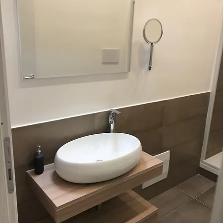 Interno 10 Cavour Bed & Breakfast Neapel