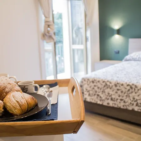 Interno 10 Cavour Bed & Breakfast 3*